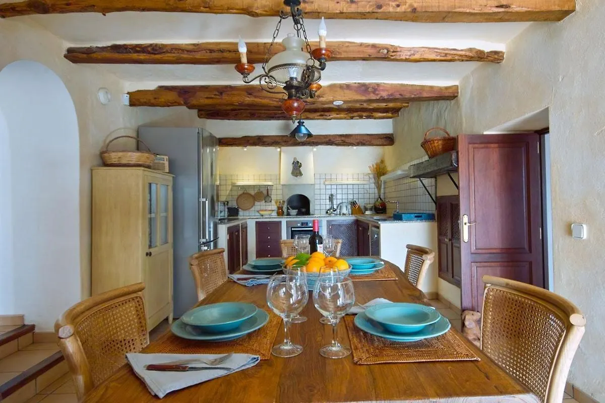 Villa Maison Calme Wifi, Aircon, Private Pool Santa Agnes de Corona Espagne